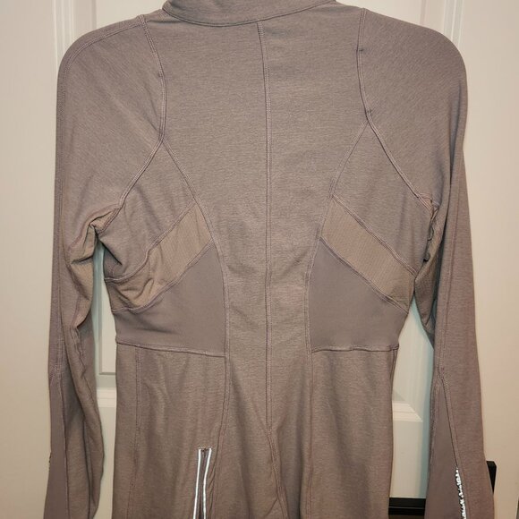 Share lululemon quarter zip women Size 8 - Picture 3 of 4
